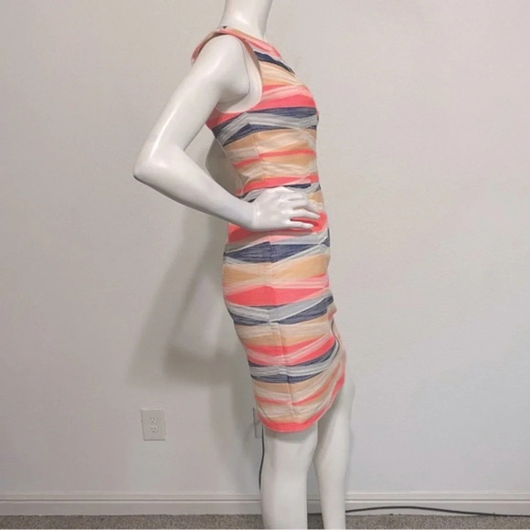 Trina Turk Kurdson Sleeveless Pink/Multicolor Textured Sheath Dress Size 2 - Picture 4 of 8